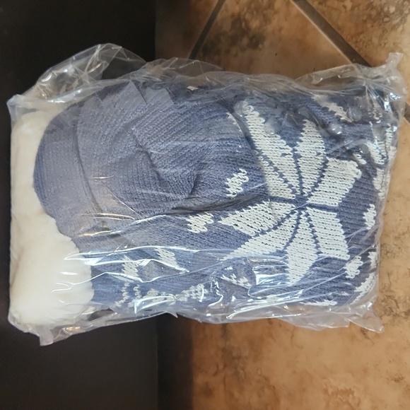 Lemzone Women's Slippers Socks - Picture 5 of 5